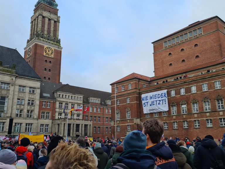Demonstrationen gegen Rechts in Kiel und Neumünster – für Vielfalt und Demokratie